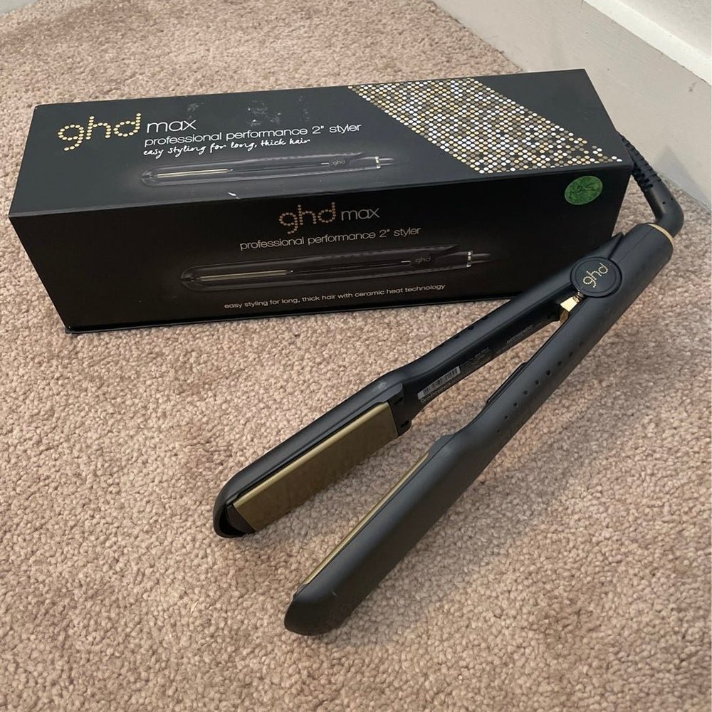 GHD glide smoothing hot brush